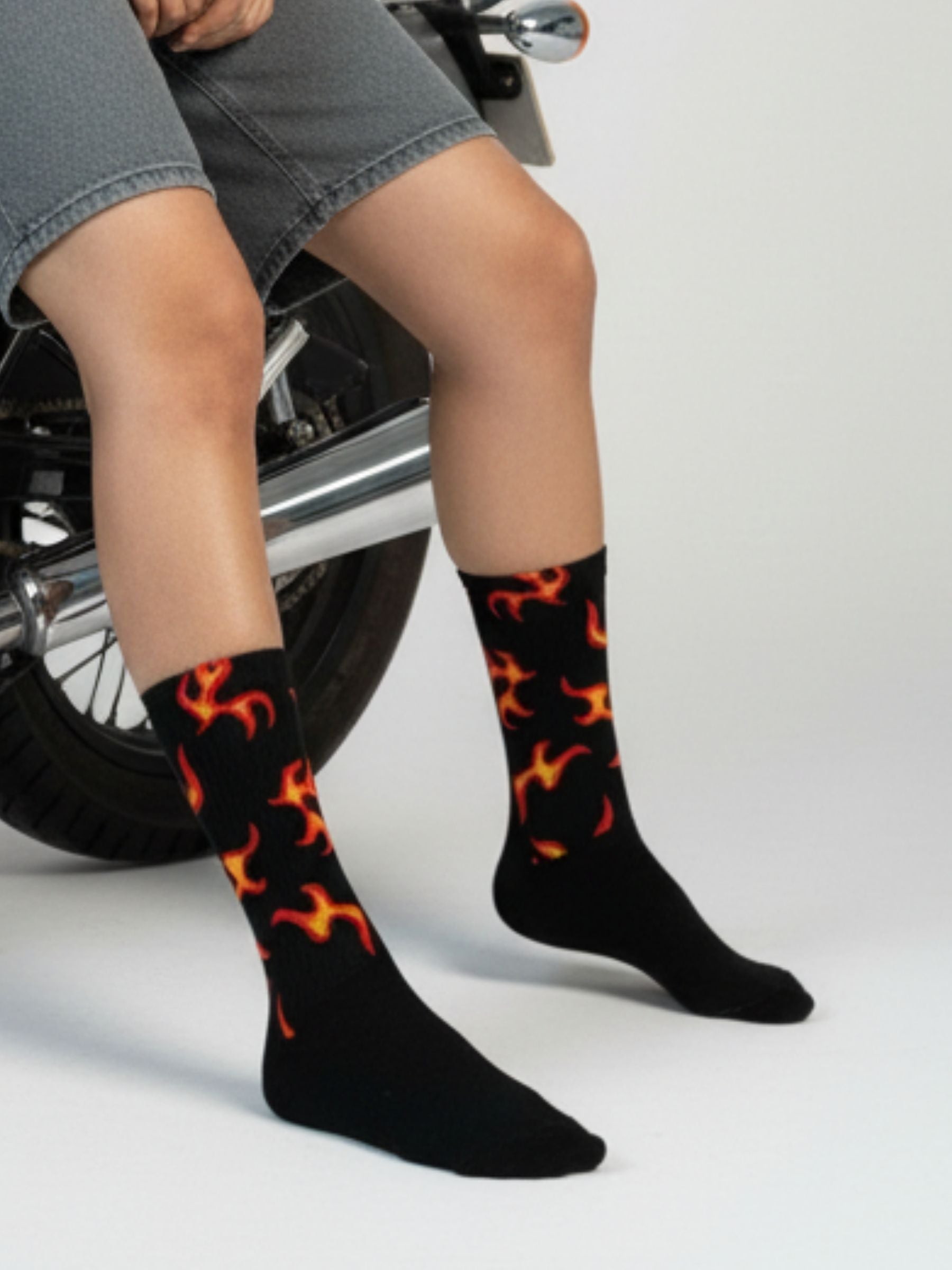 Naruto Black Blaze Crew socks
